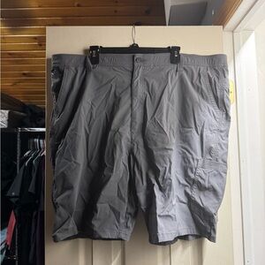 Wrangler Men's Cargo Shorts in Gray